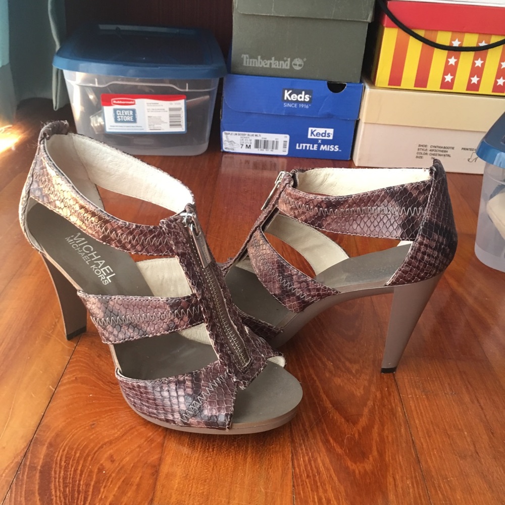 Michael Kors Berkley t-strap